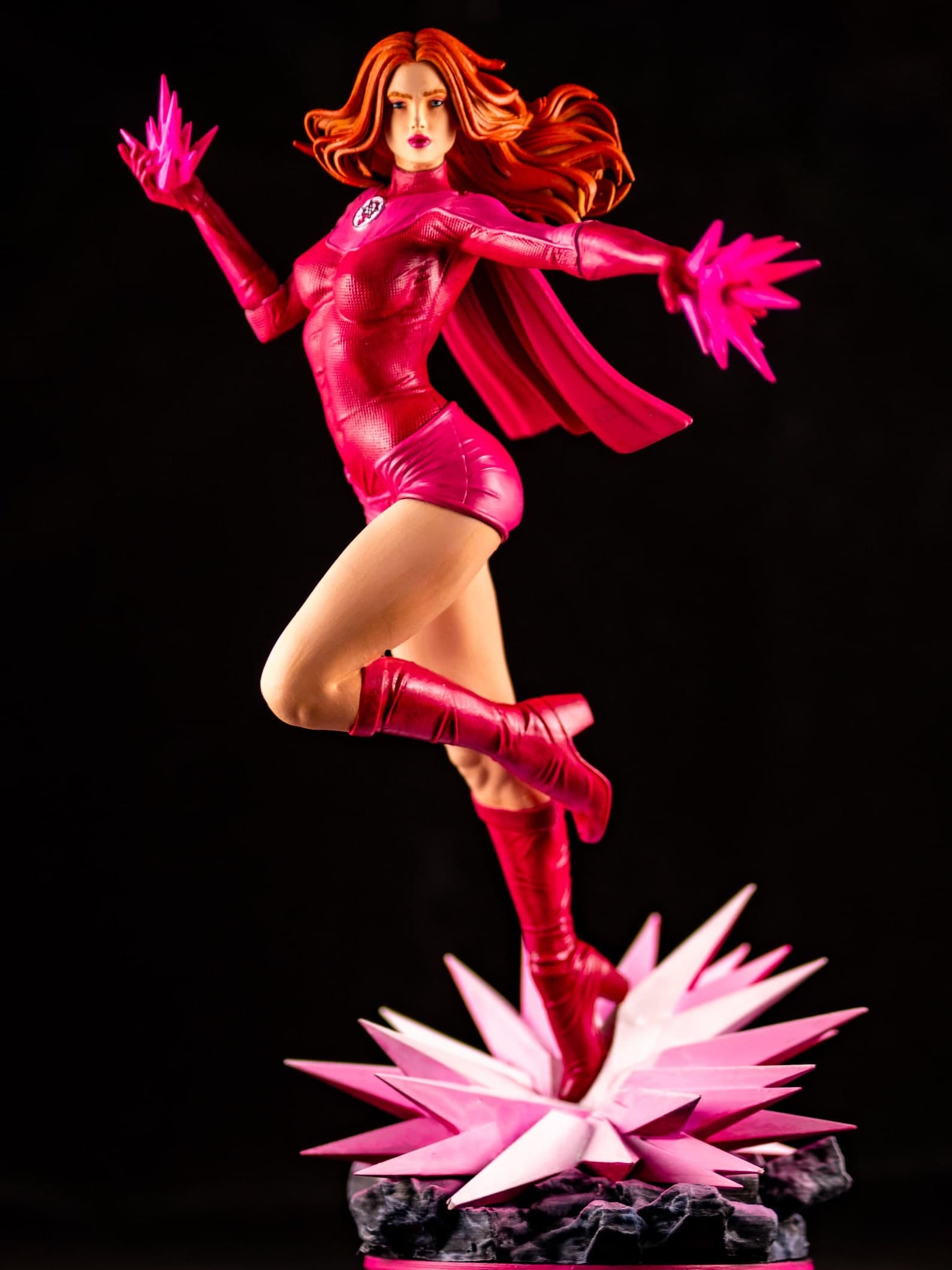 Figura Atom Eve Invencible